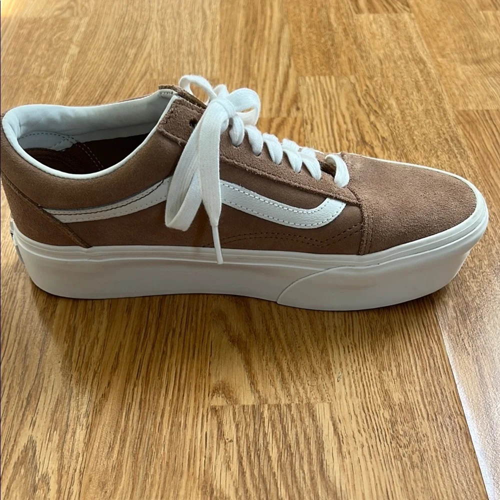 Vans Women’s Old Skool Stacked Suede Sneakers - Picture 9 of 10